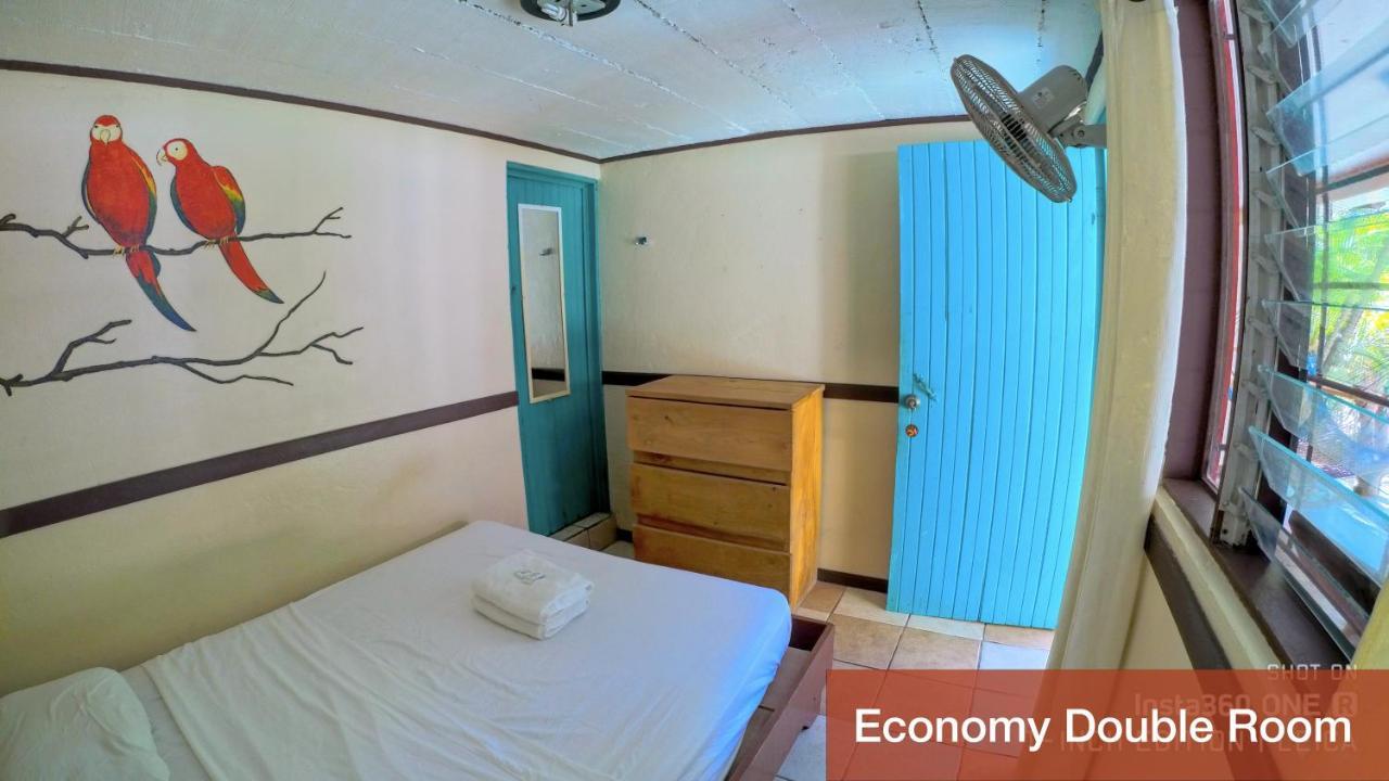 Blue Iguana Hotel Samara Bagian luar foto